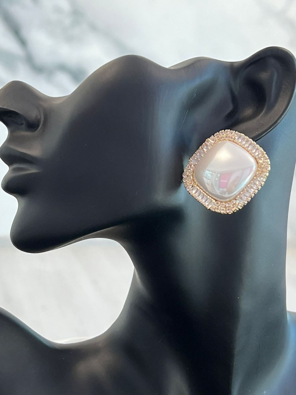 Golden earrings for women by Bianchi Bogas