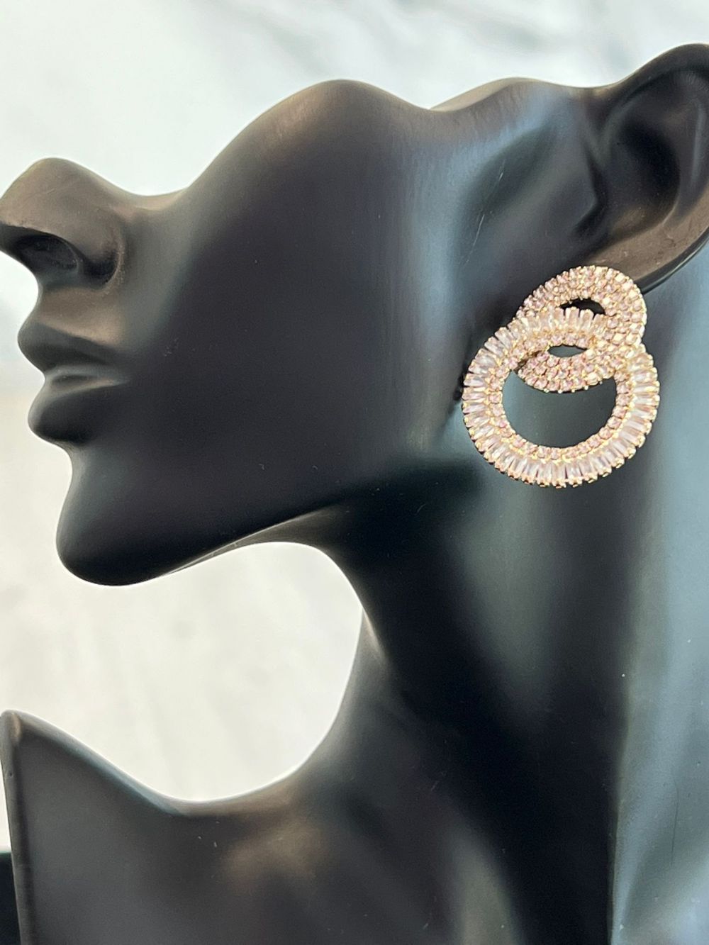 Golden earrings for women by Stefano Bogas