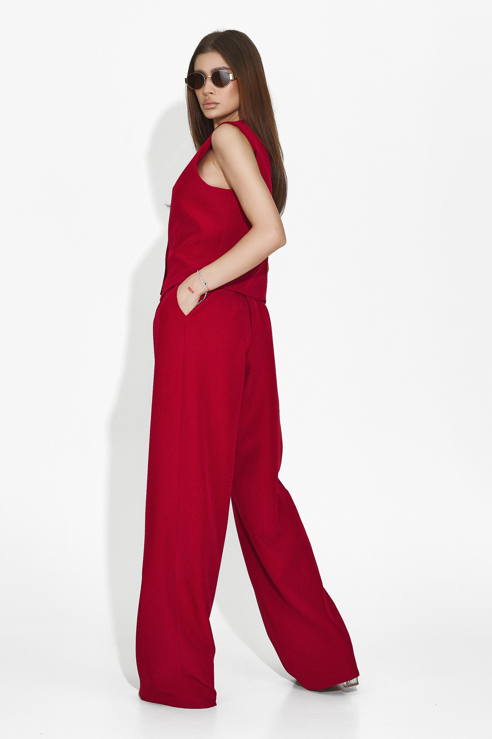 Set with Montaria Bogas red trousers