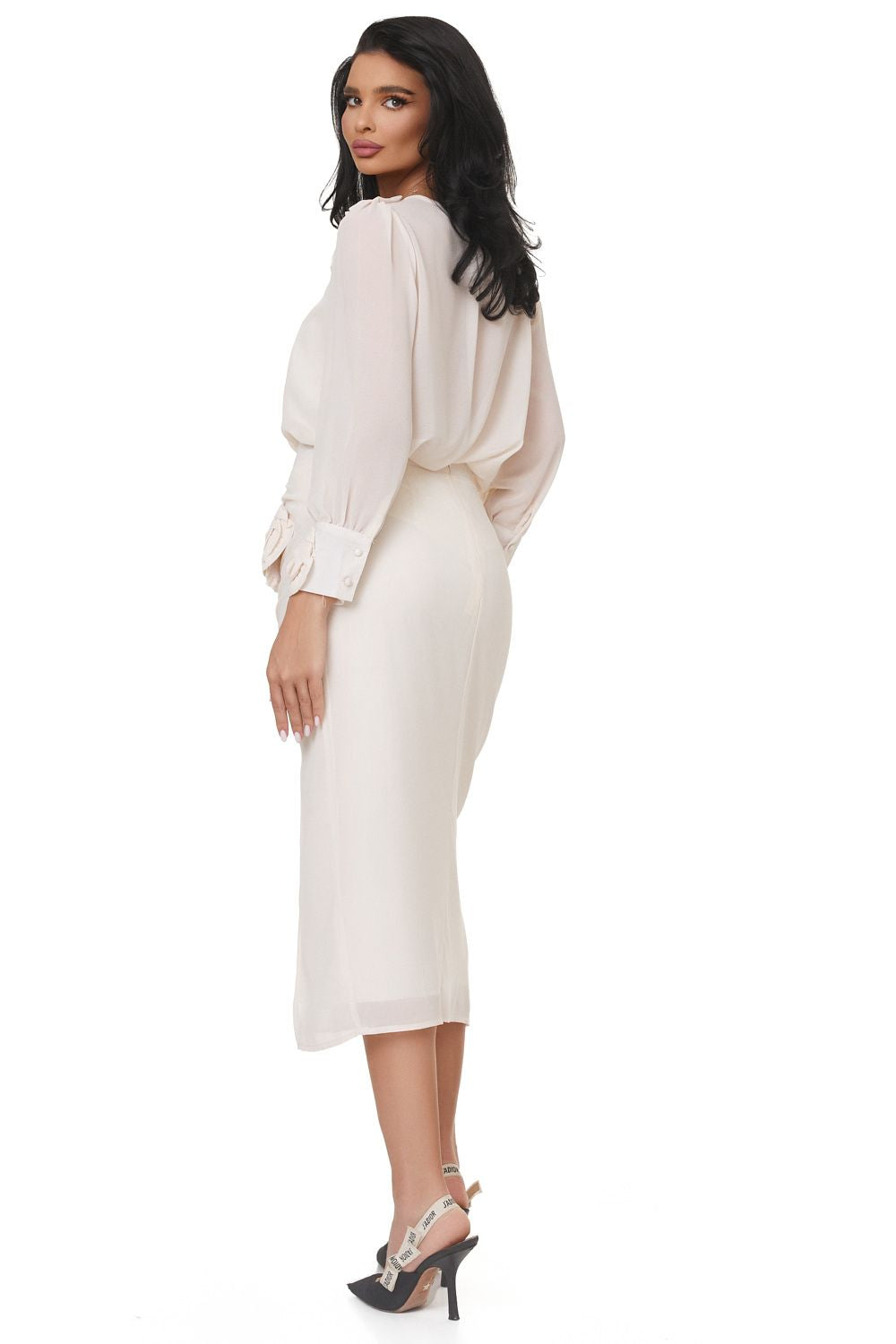 Xasia Bogas elegant beige ladies suit