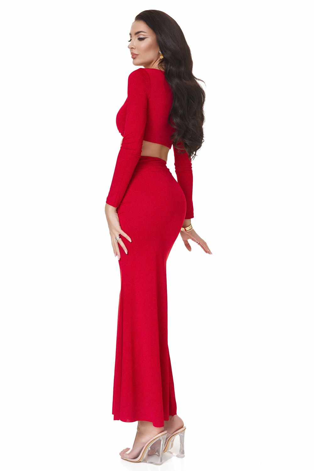 Cesisa Bogas elegante traje de mujer rojo