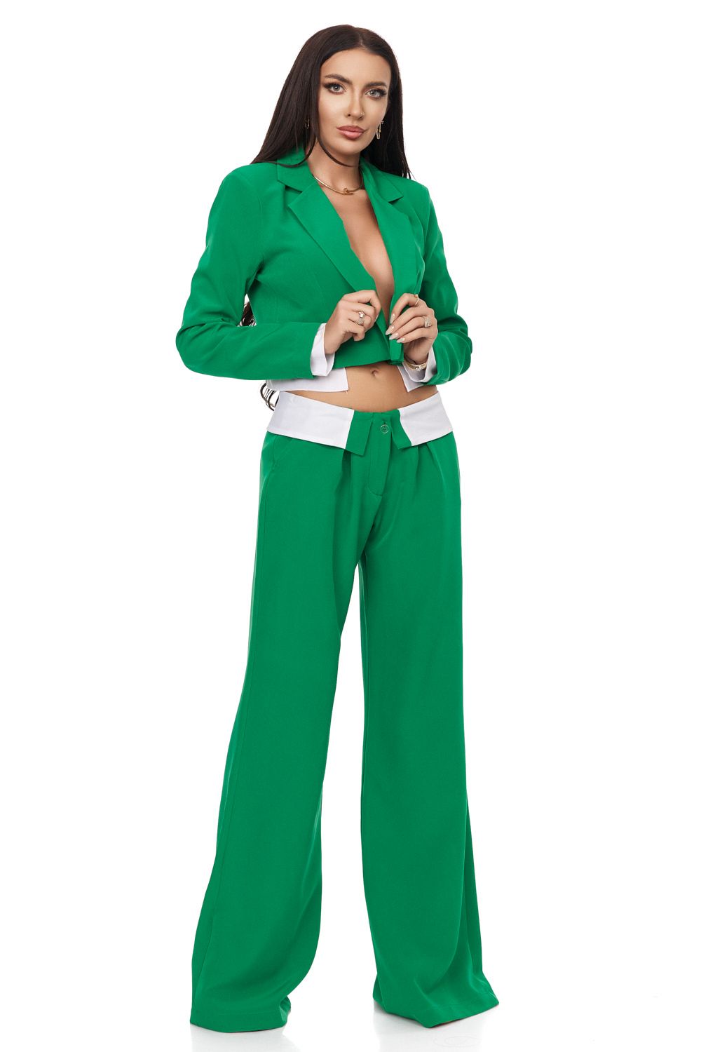 Lady's elegant green Rebira Bogas suit