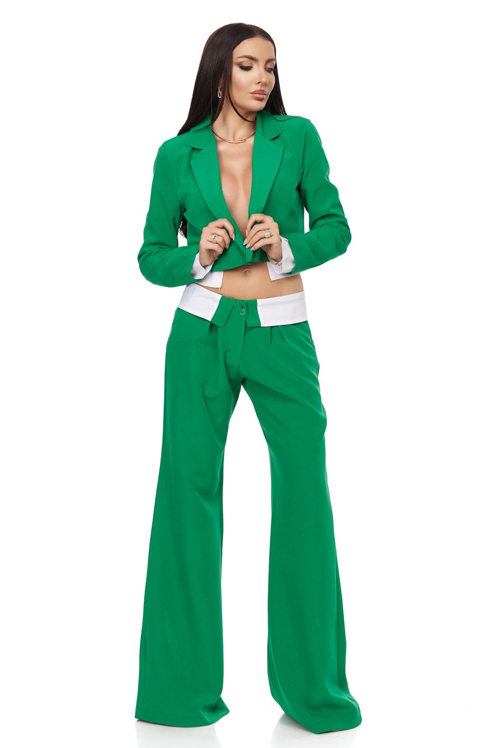 Lady's elegant green Rebira Bogas suit