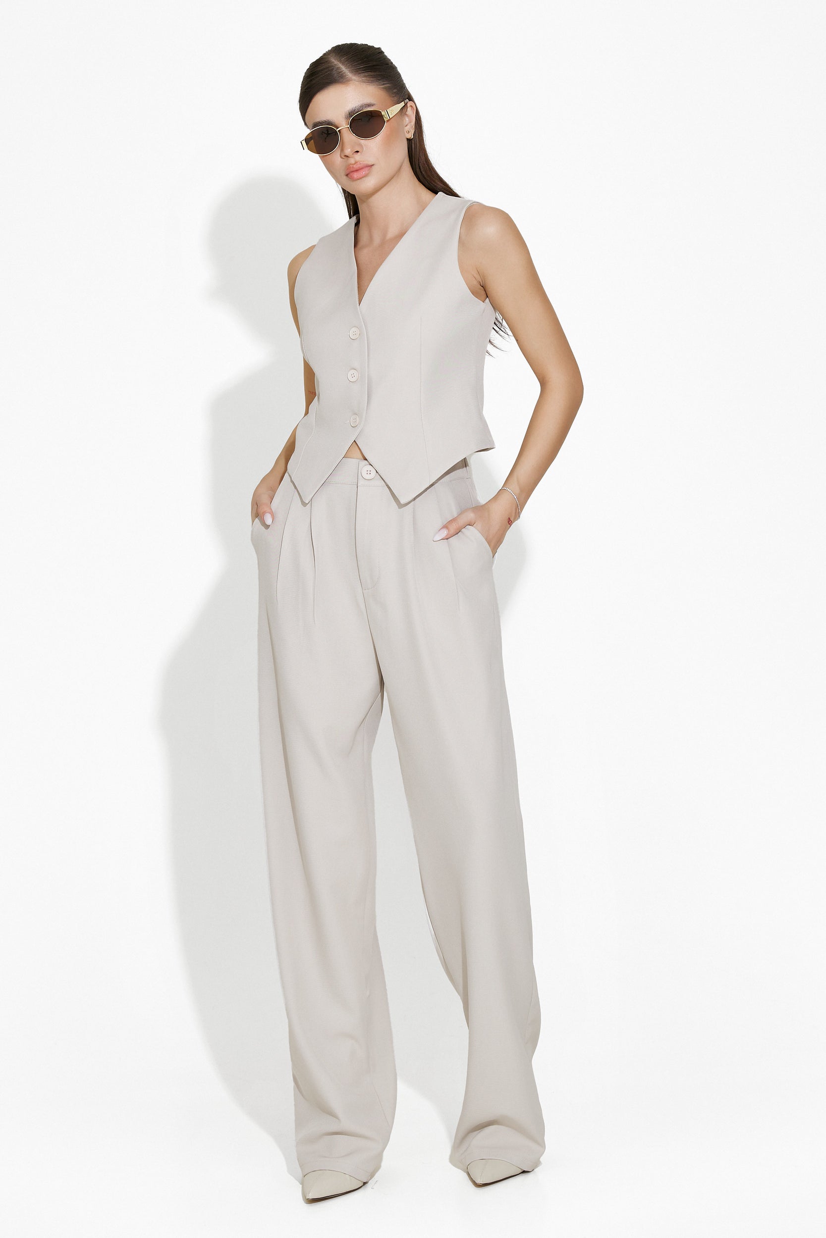 Completo con pantaloni eleganti beige Demozla Bogas