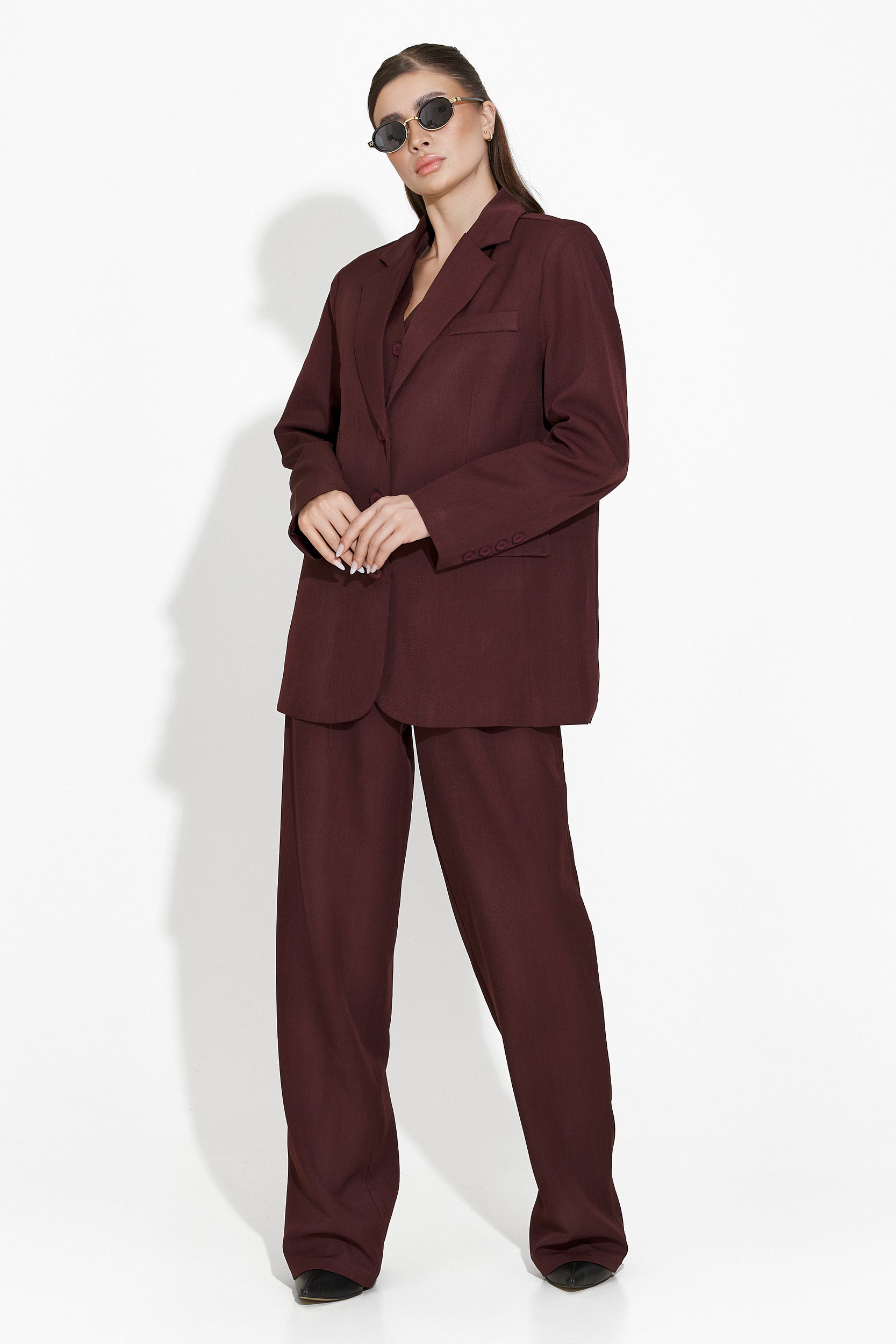 Demozla Bogas elegant burgundy pants suit