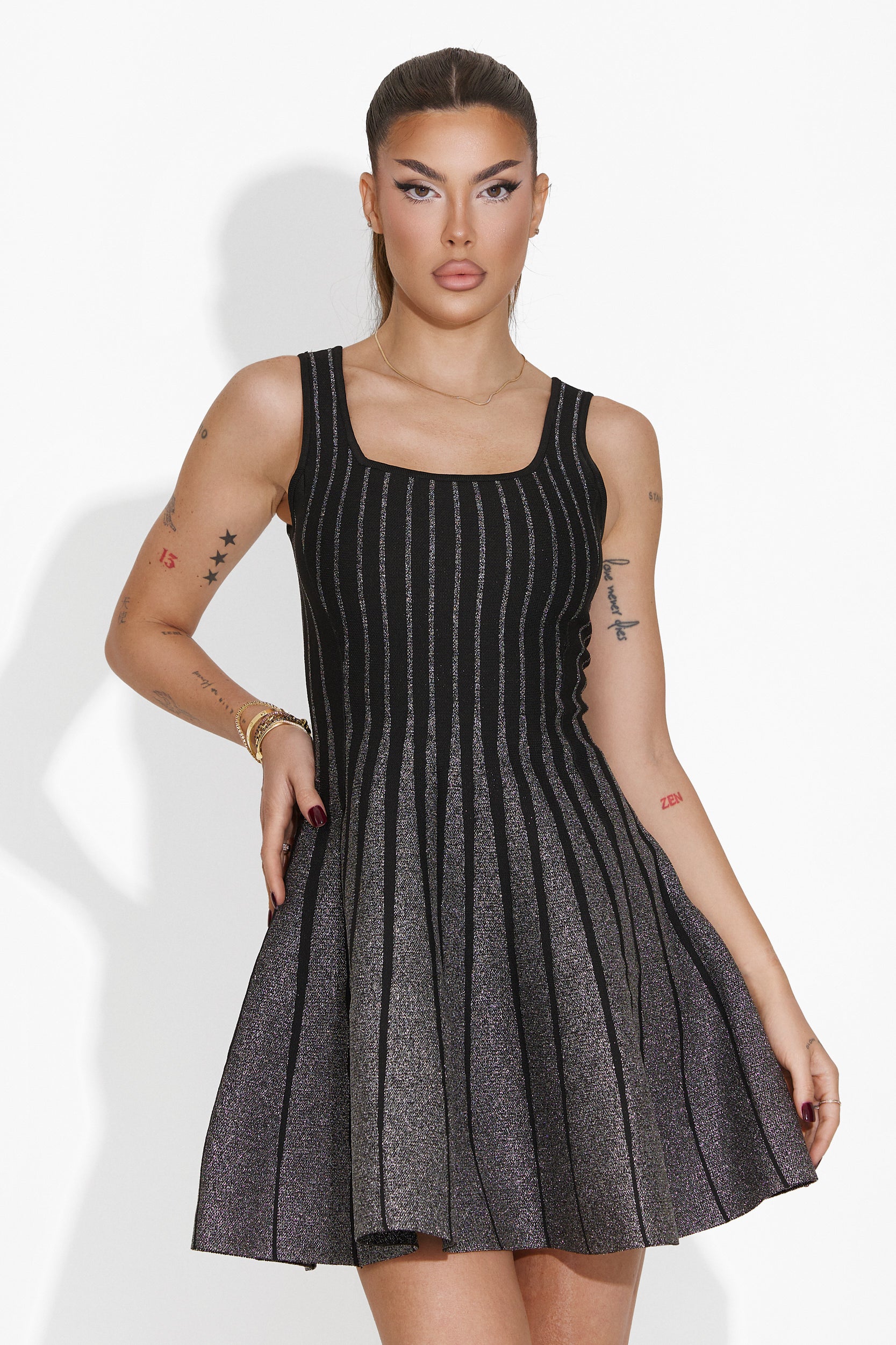 Elegant short black women's dress Ionicia Bogas