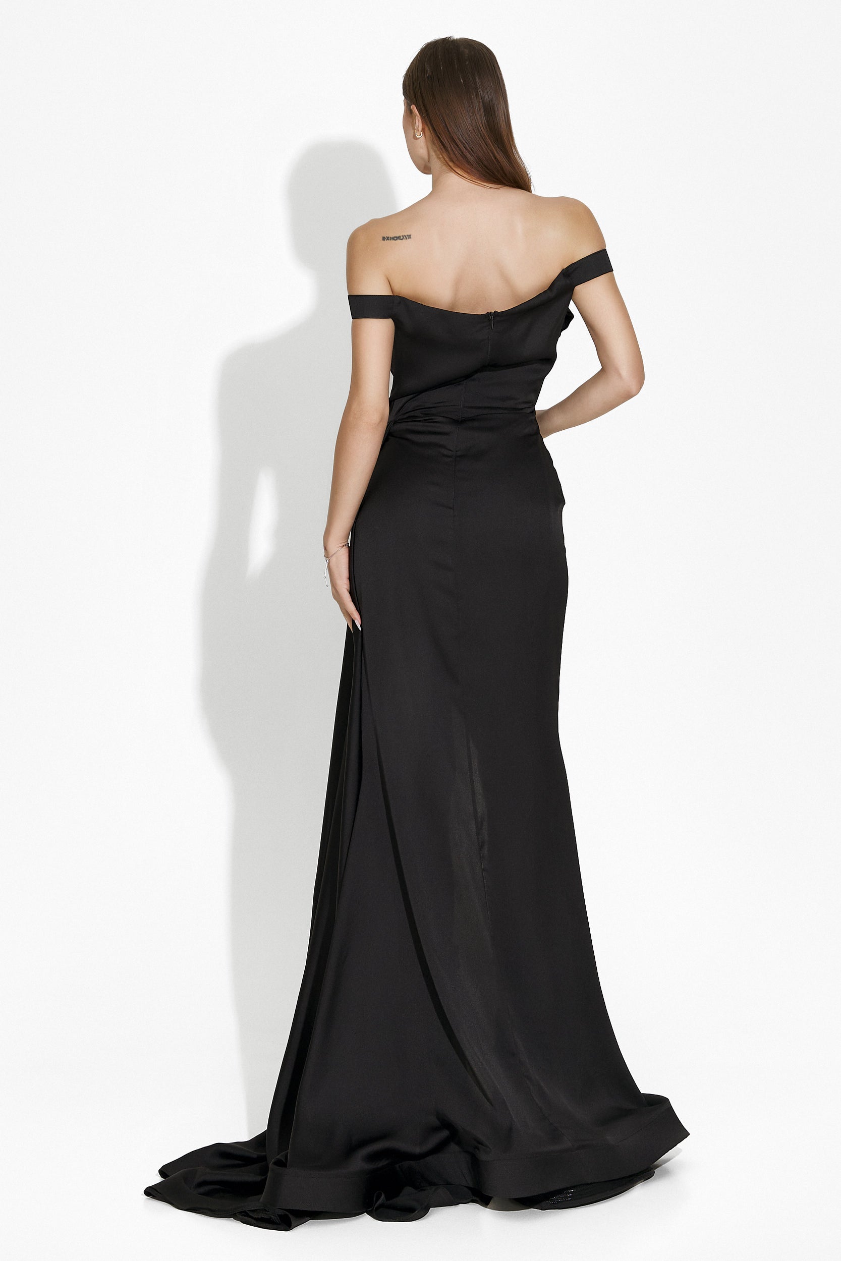 Rochie lunga satin neagra Danique Bogas