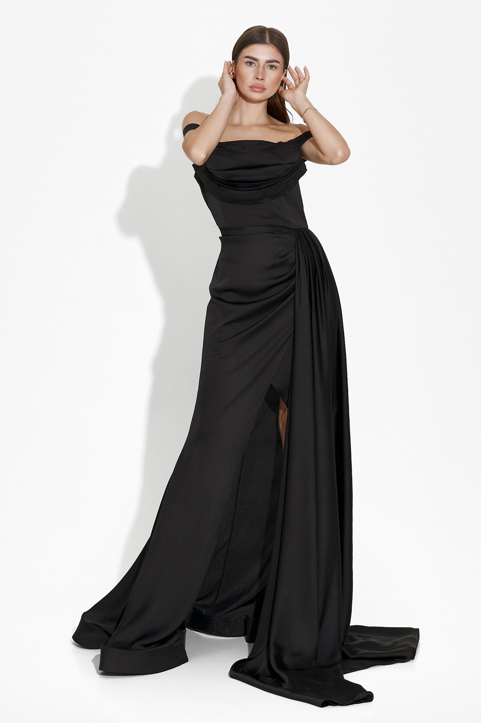 Rochie lunga satin neagra Danique Bogas