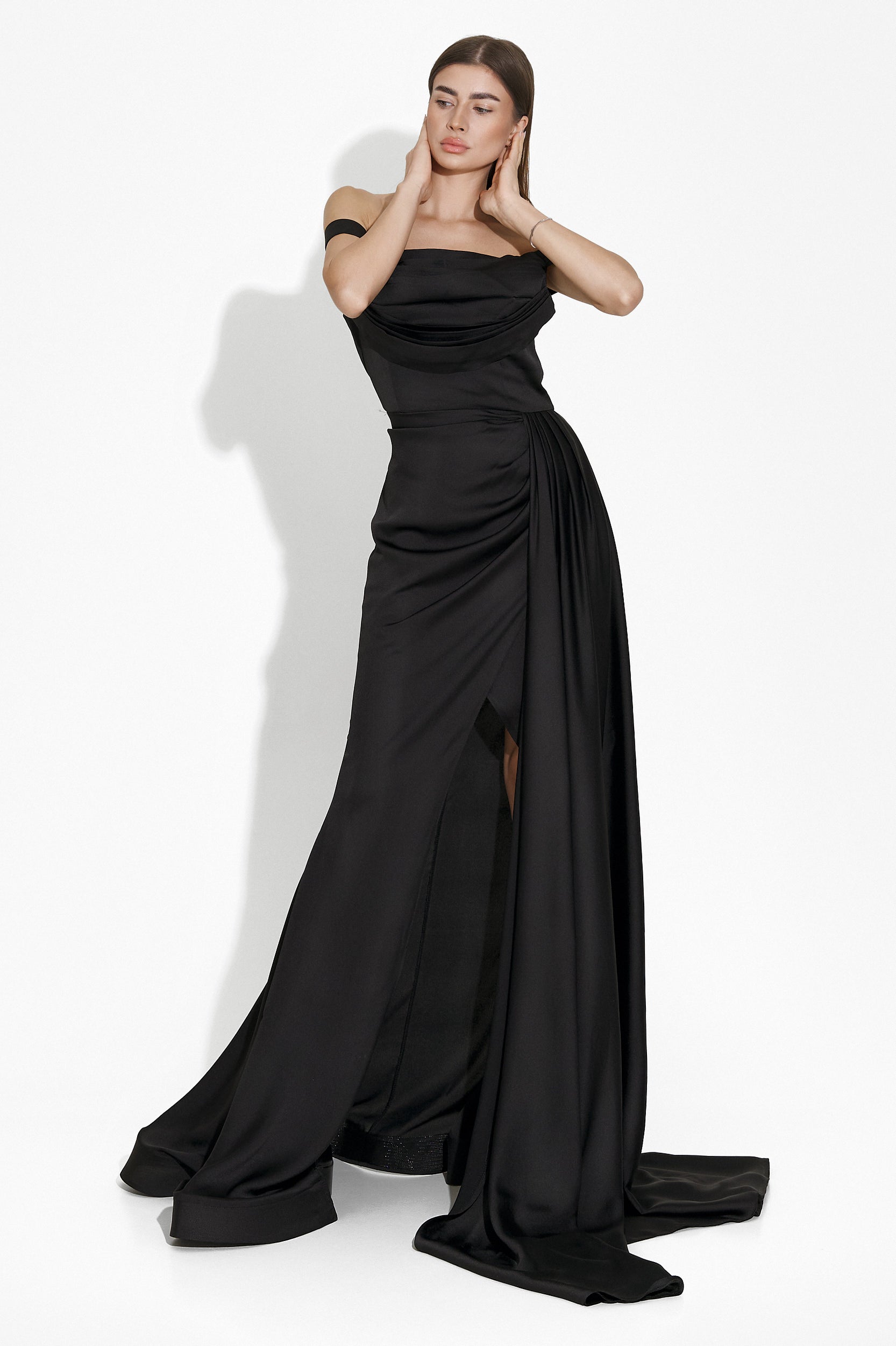 Rochie lunga satin neagra Danique Bogas