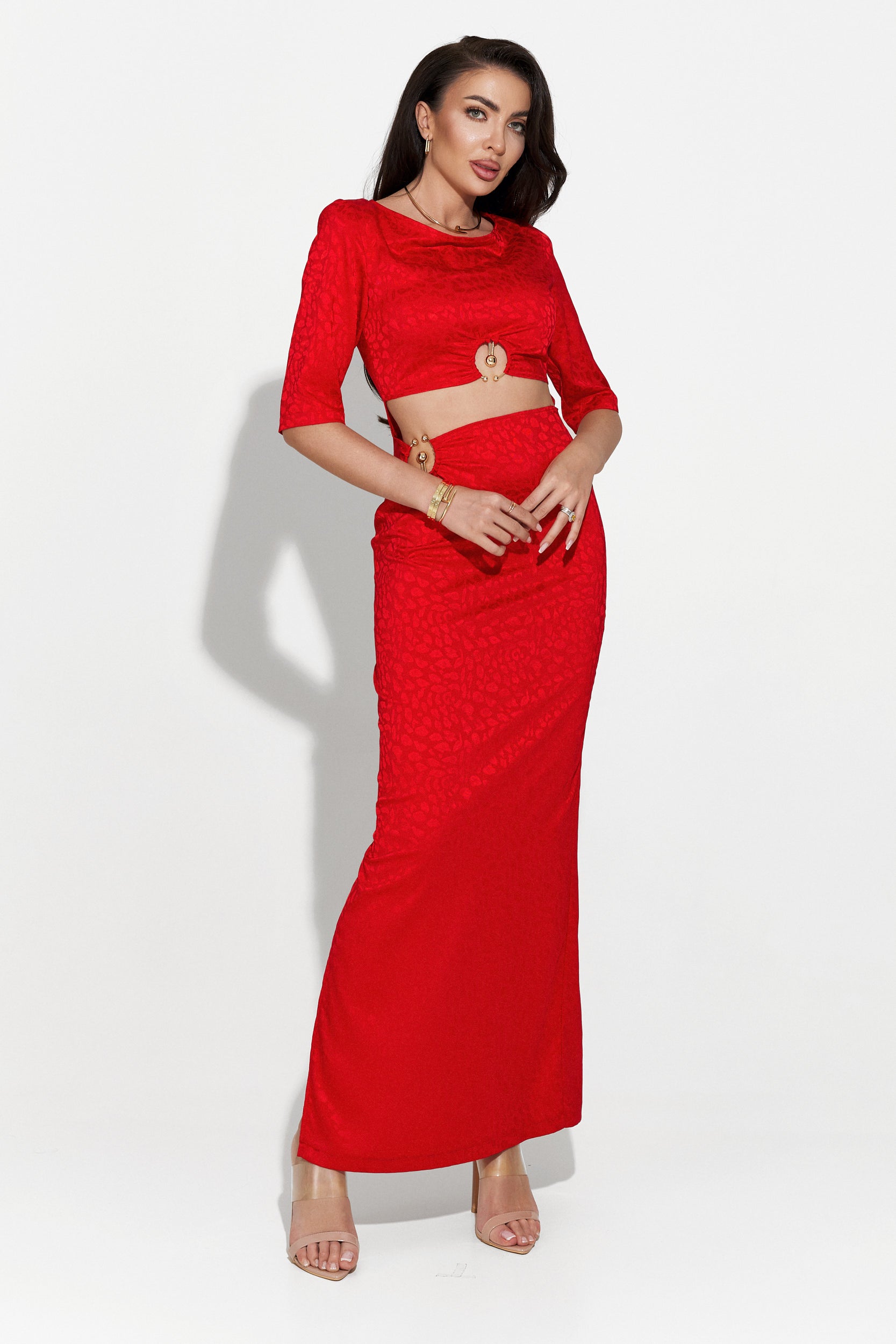 Hosszú piros szatén fátyol ruha Arysa Bogas
